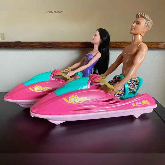 Barbie and Ken with jet skis - Picture 3 of 3